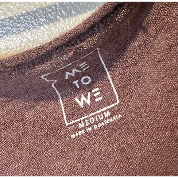 Me‎ To We Women’s Frayed Hems V- Neck Pocket Tee Size Medium - Picture 4 of 4